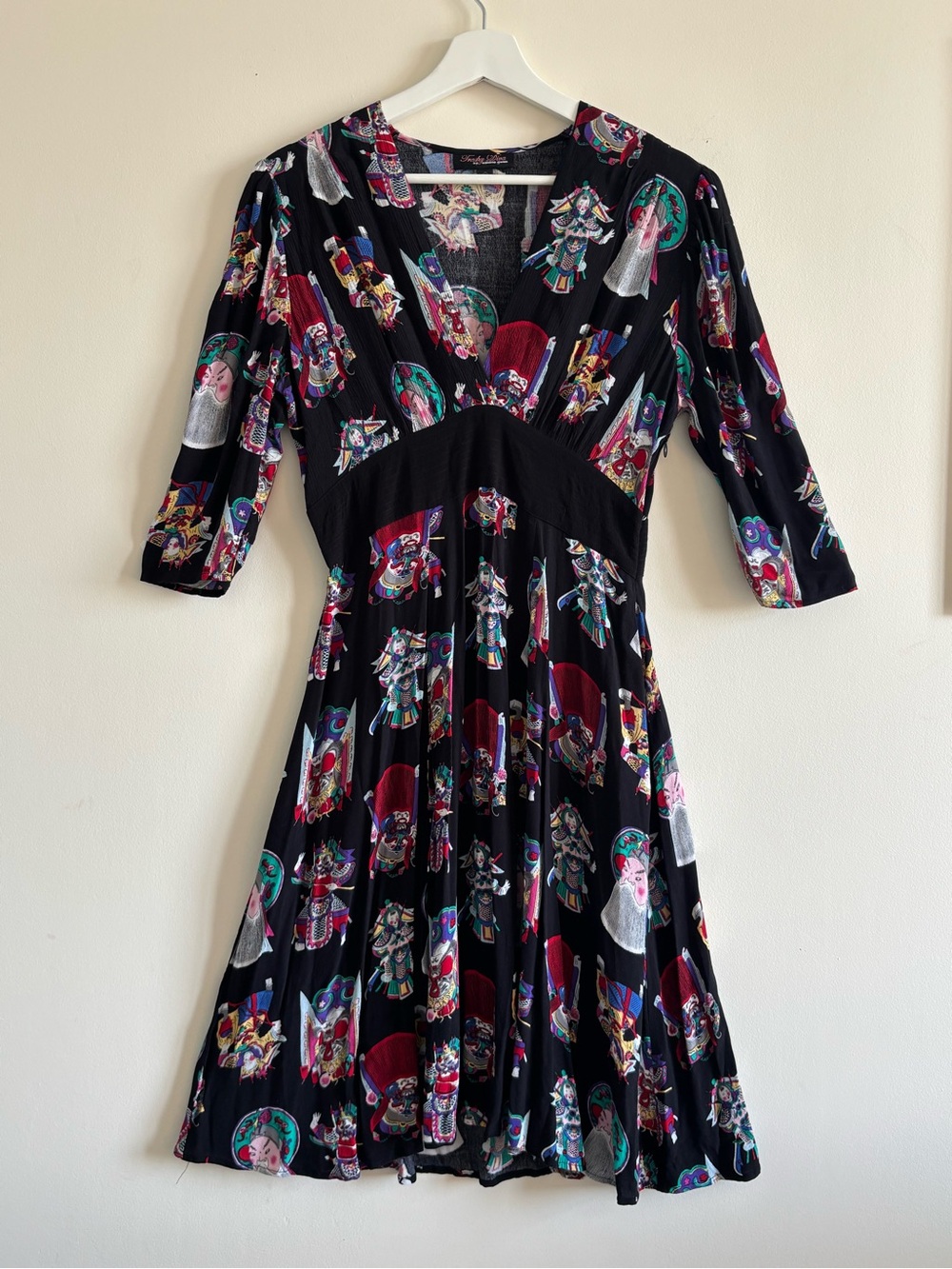 Trashy Diva V-Neck Summer Dress Chinese Opera Print | Size 8 (Fits 6)